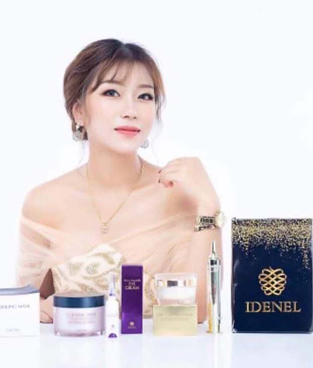 “Mình đã dùng sản phẩm của Blue Sea được mấy năm rồi và không chê điểm nào. Mỹ phẩm tốt, đảm bảo và hiệu quả. Dịch vụ chăm sóc khách hàng cũng tận tình và chu đáo. Mong Blue Sea sẽ giữ vững và phát huy trong tương lai.”